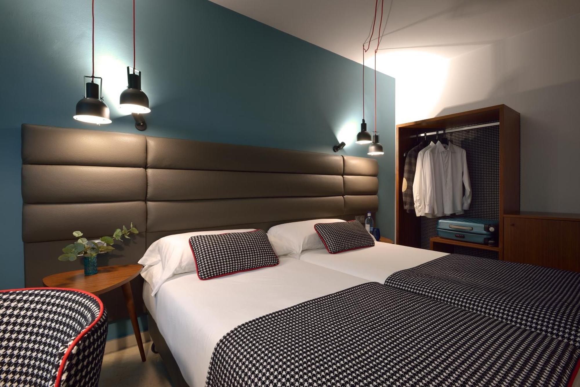 Suites Pamplona Plaza מראה חיצוני תמונה